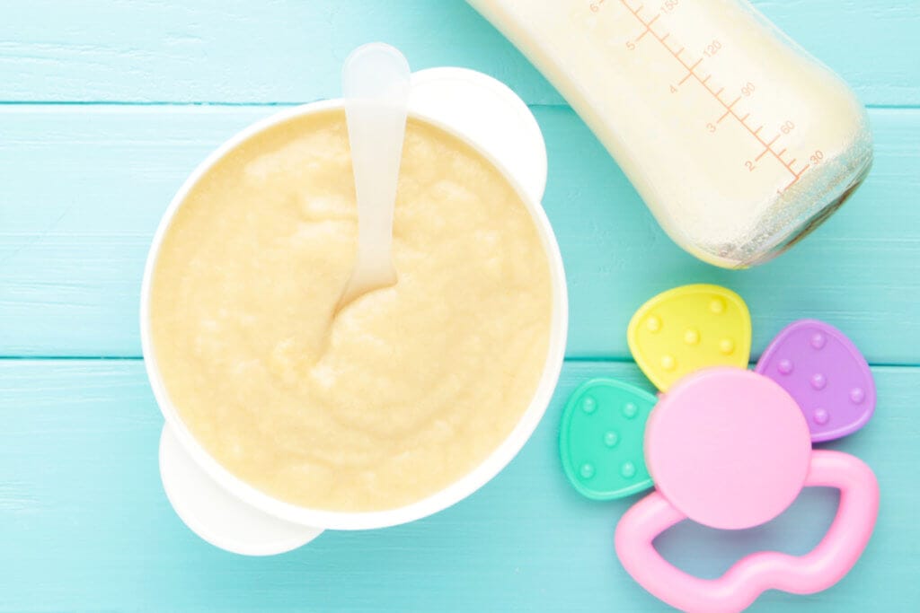 Receta de papilla de sémola con leche para bebés